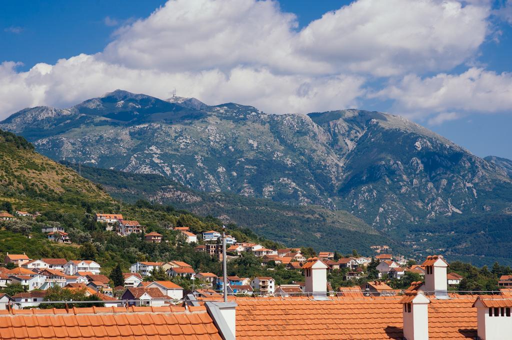 Apartment Dv Magnolia Tivat Oda fotoğraf