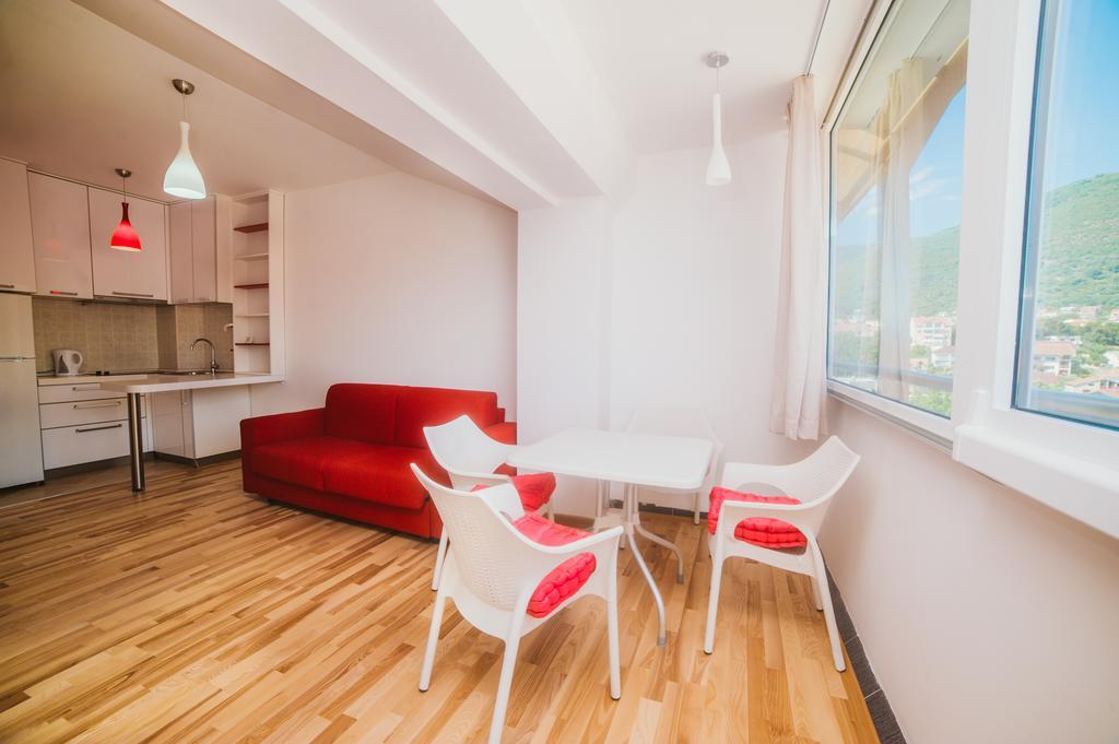 Apartment Dv Magnolia Tivat Oda fotoğraf