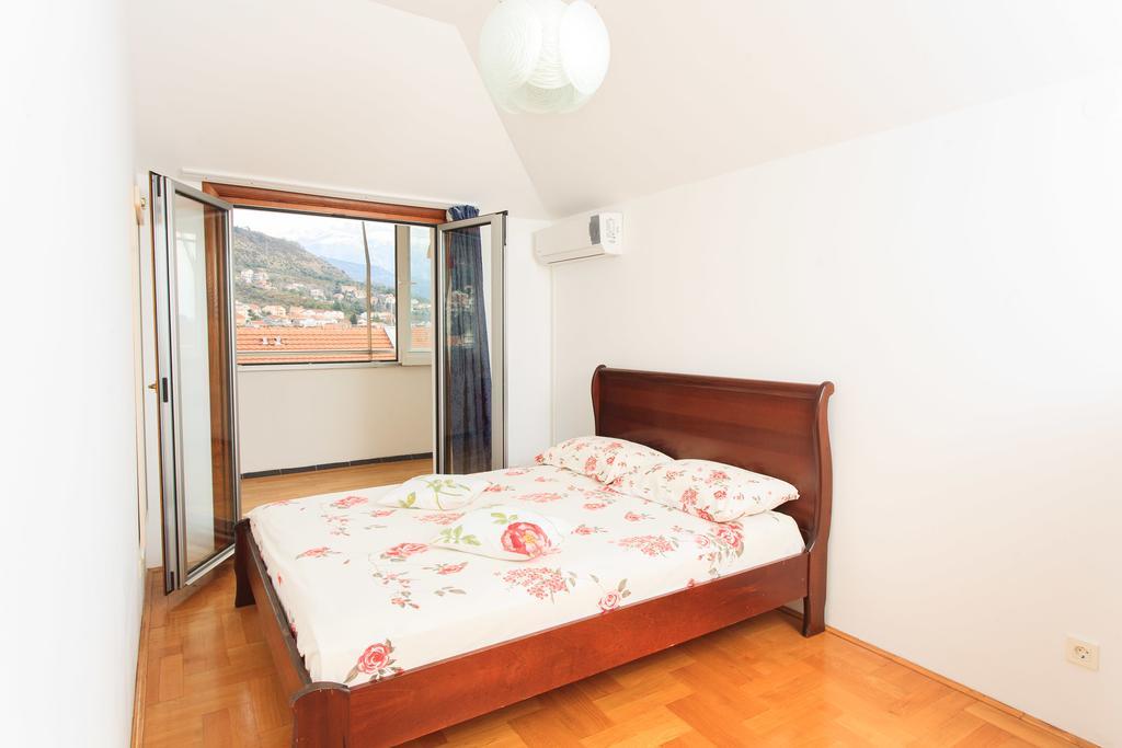 Apartment Dv Magnolia Tivat Dış mekan fotoğraf